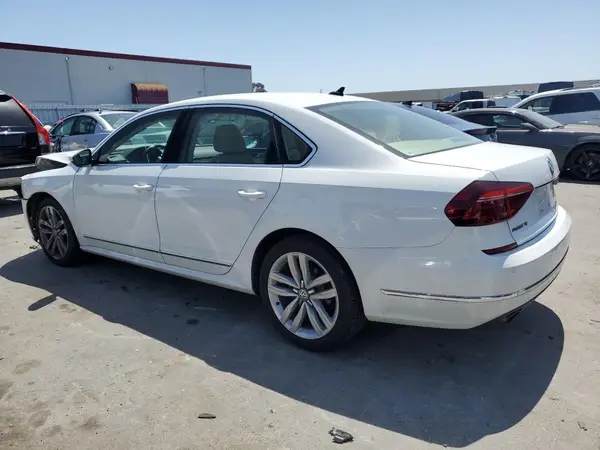 1VWGT7A37HC070609 2017 VOLKSWAGEN PASSAT - Image 2