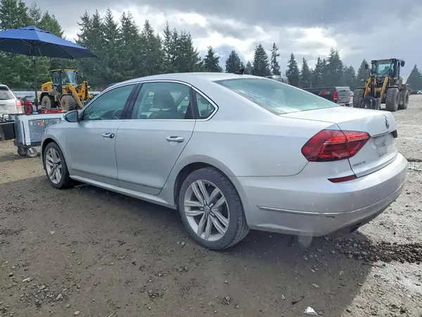 1VWGT7A37HC075728 2017 VOLKSWAGEN PASSAT - Image 2