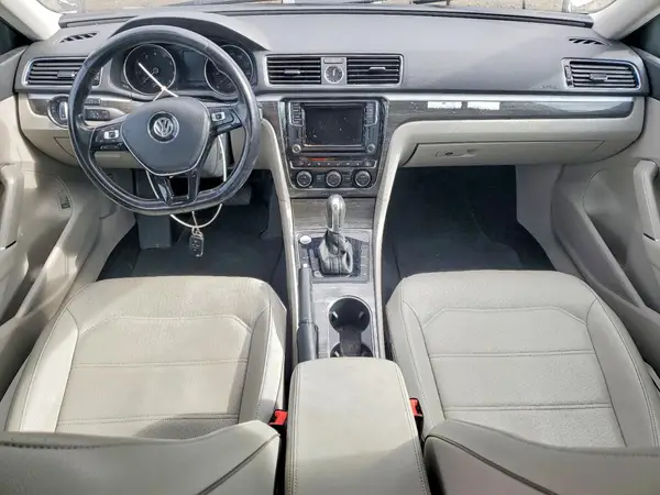 1VWGT7A37HC075728 2017 VOLKSWAGEN PASSAT - Image 8