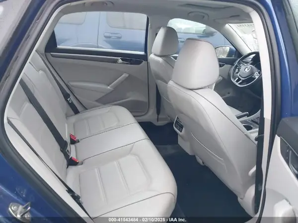 1VWGT7A37HC080993 2017 VOLKSWAGEN PASSAT - Image 8