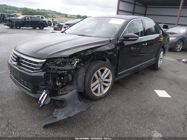 1VWGT7A37HC083005 2017 VOLKSWAGEN PASSAT - Image 2
