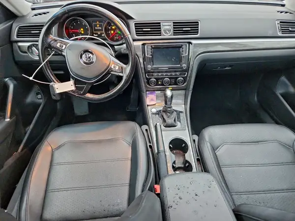 1VWGT7A37HC084249 2017 VOLKSWAGEN PASSAT - Image 8