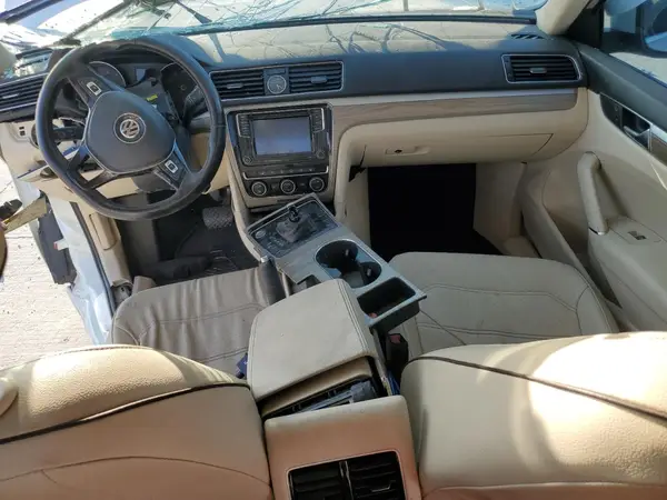 1VWGT7A38HC003310 2017 VOLKSWAGEN PASSAT - Image 8