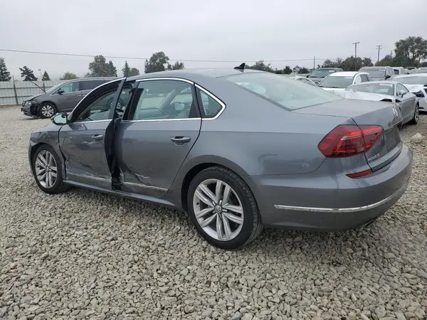 1VWGT7A38HC003923 2017 VOLKSWAGEN PASSAT - Image 2