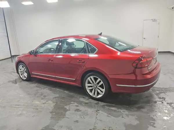 1VWGT7A38HC007079 2017 VOLKSWAGEN PASSAT - Image 2