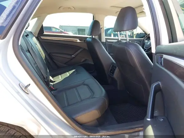 1VWGT7A38HC009463 2017 VOLKSWAGEN PASSAT - Image 7