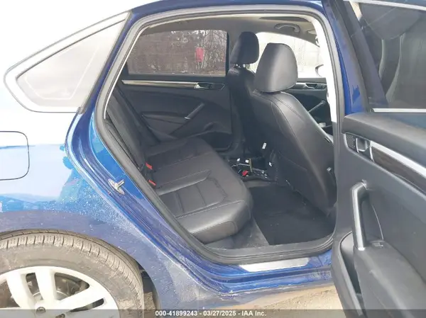 1VWGT7A38HC032127 2017 VOLKSWAGEN PASSAT - Image 8