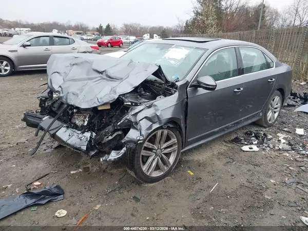 1VWGT7A38HC033925 2017 VOLKSWAGEN PASSAT - Image 2