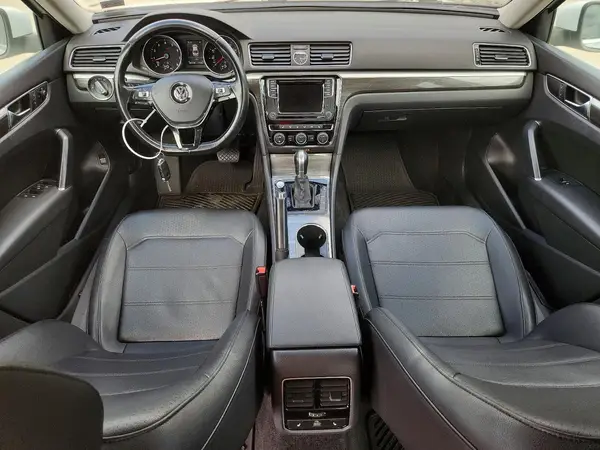 1VWGT7A38HC036811 2017 VOLKSWAGEN PASSAT - Image 8
