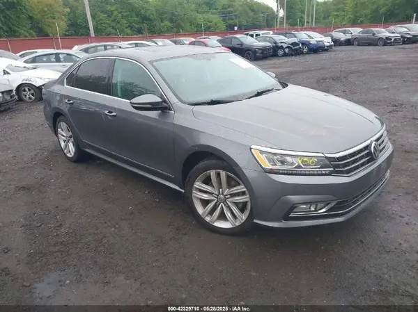 1VWGT7A38HC039272 2017 VOLKSWAGEN PASSAT - Image 1