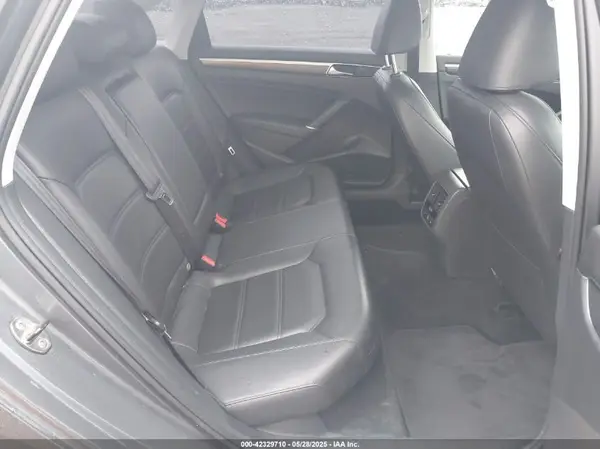 1VWGT7A38HC039272 2017 VOLKSWAGEN PASSAT - Image 8