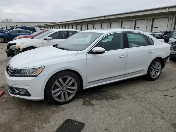 1VWGT7A38HC044018 2017 VOLKSWAGEN PASSAT - Image 1
