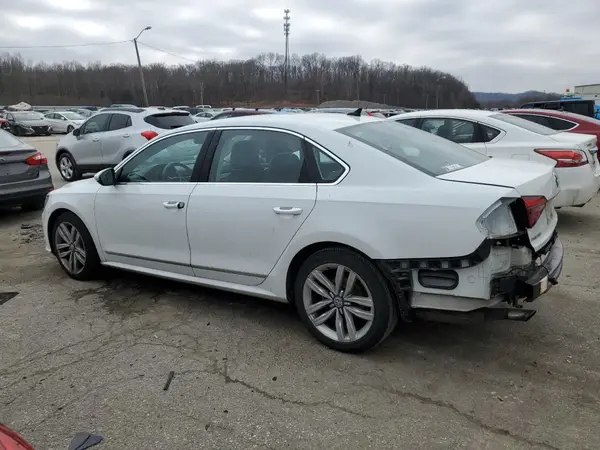 1VWGT7A38HC044018 2017 VOLKSWAGEN PASSAT - Image 2
