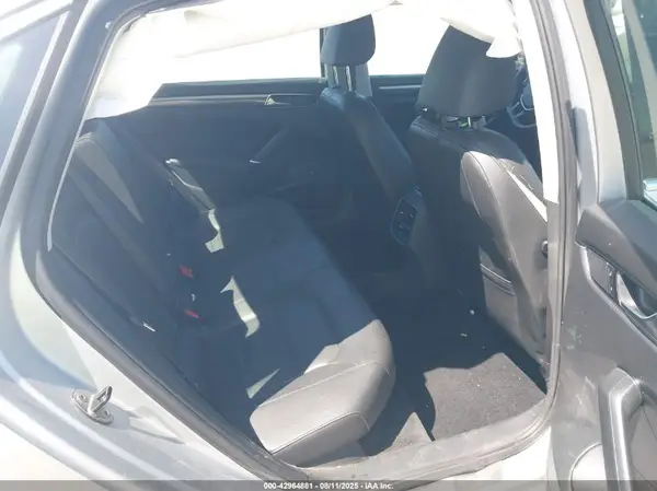 1VWGT7A38HC045816 2017 VOLKSWAGEN PASSAT - Image 8
