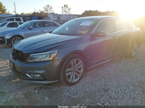 1VWGT7A38HC048120 2017 VOLKSWAGEN PASSAT - Image 2