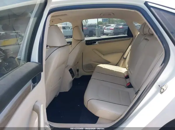 1VWGT7A38HC048733 2017 VOLKSWAGEN PASSAT - Image 8