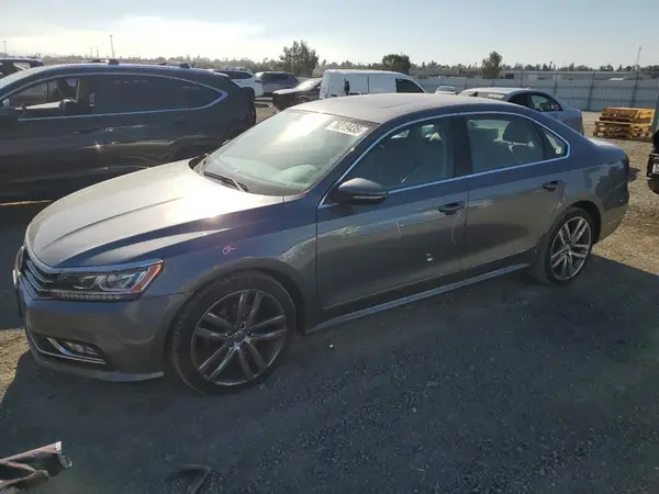 1VWGT7A38HC050157 2017 VOLKSWAGEN PASSAT - Image 1