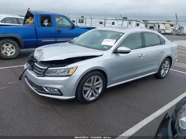 1VWGT7A38HC056816 2017 VOLKSWAGEN PASSAT - Image 2