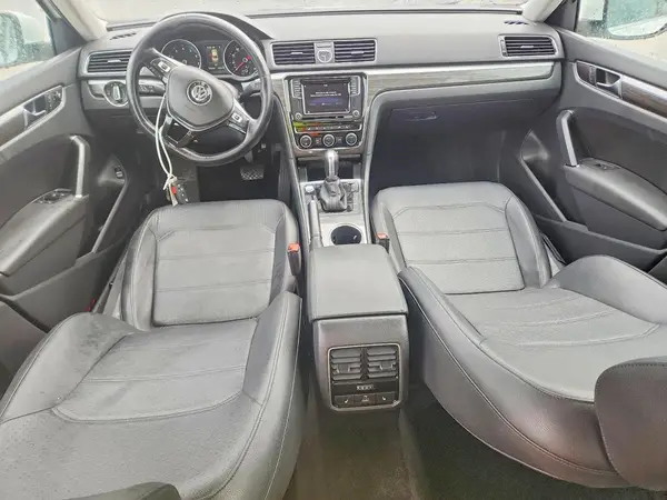 1VWGT7A38HC058081 2017 VOLKSWAGEN PASSAT - Image 8