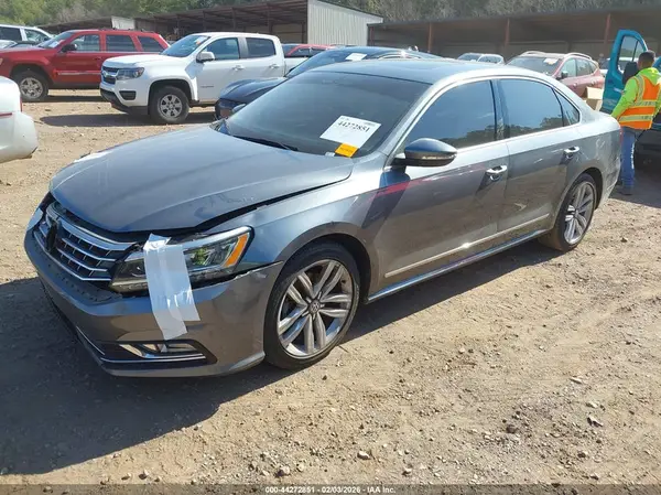 1VWGT7A38HC061207 2017 VOLKSWAGEN PASSAT - Image 2