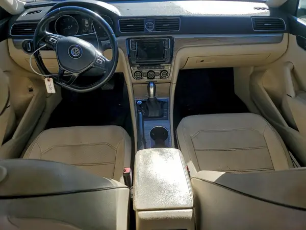 1VWGT7A38HC062440 2017 VOLKSWAGEN PASSAT - Image 8