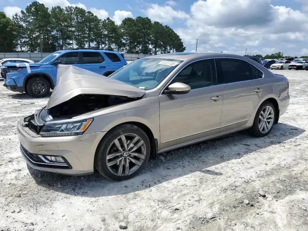 1VWGT7A38HC083014 2017 VOLKSWAGEN PASSAT - Image 1