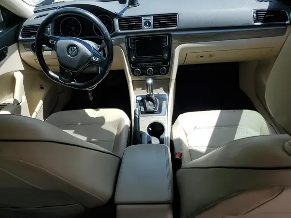 1VWGT7A38HC083014 2017 VOLKSWAGEN PASSAT - Image 8