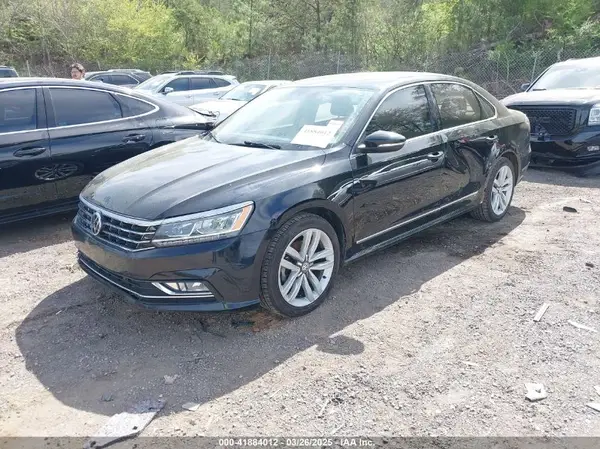 1VWGT7A38HC085586 2017 VOLKSWAGEN PASSAT - Image 2