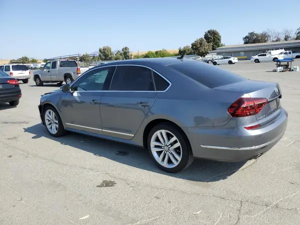 1VWGT7A39HC003302 2017 VOLKSWAGEN PASSAT - Image 2