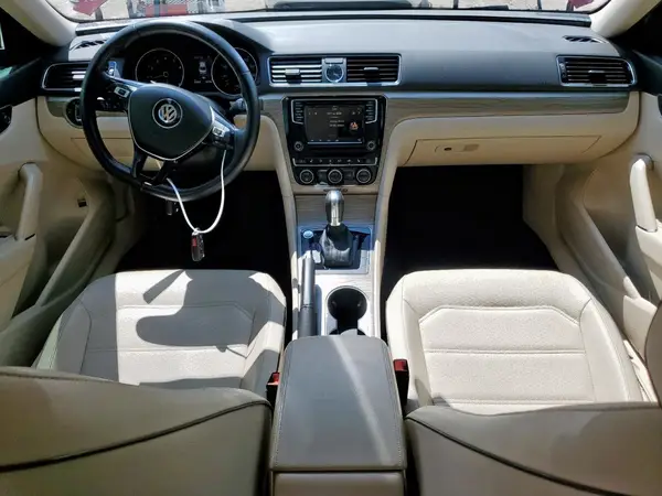 1VWGT7A39HC005003 2017 VOLKSWAGEN PASSAT - Image 8