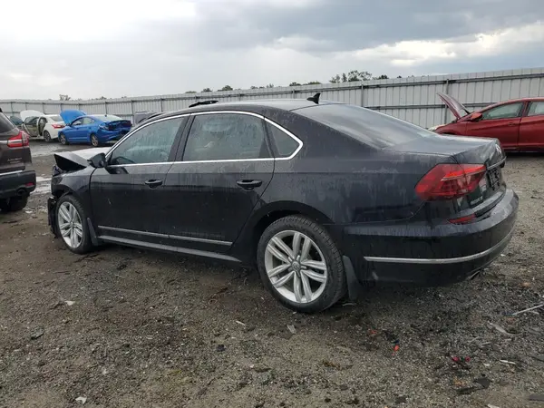 1VWGT7A39HC025056 2017 VOLKSWAGEN PASSAT - Image 2