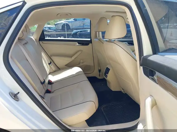 1VWGT7A39HC030970 2017 VOLKSWAGEN PASSAT - Image 8