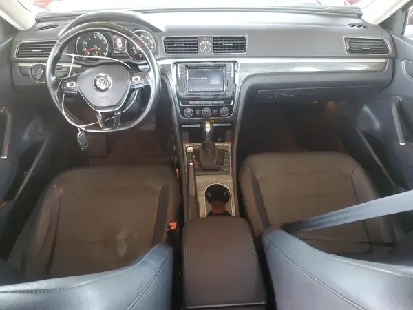 1VWGT7A39HC032217 2017 VOLKSWAGEN PASSAT - Image 8