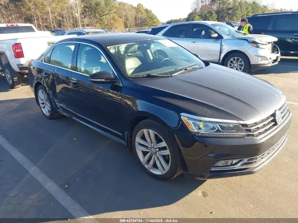 1VWGT7A39HC032881 2017 VOLKSWAGEN PASSAT - Image 1