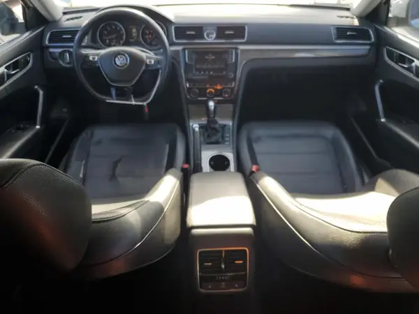 1VWGT7A39HC041256 2017 VOLKSWAGEN PASSAT - Image 8
