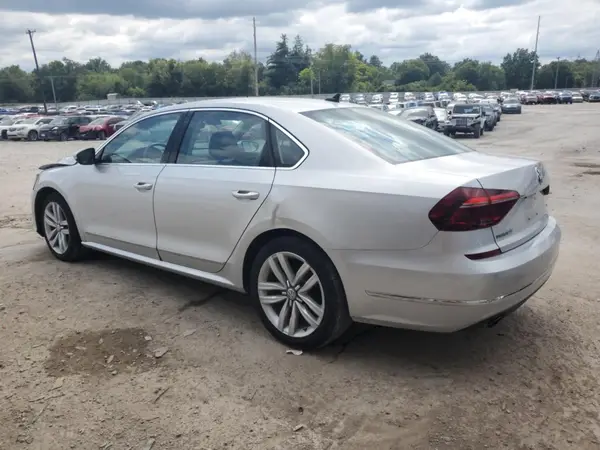 1VWGT7A39HC044111 2017 VOLKSWAGEN PASSAT - Image 2