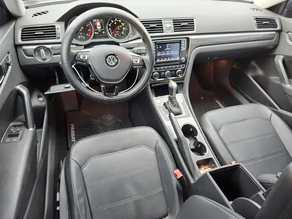 1VWGT7A39HC048434 2017 VOLKSWAGEN PASSAT - Image 8