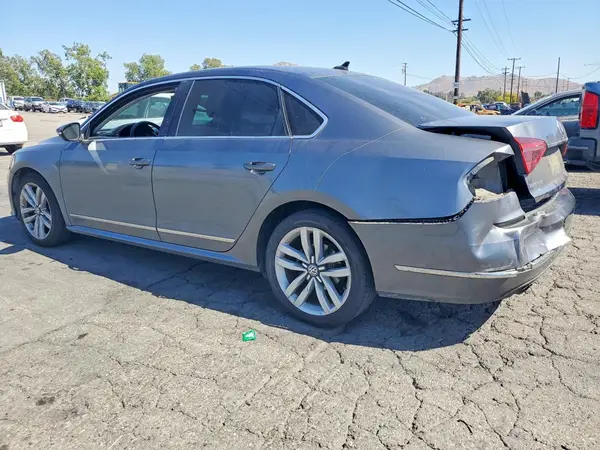 1VWGT7A39HC049292 2017 VOLKSWAGEN PASSAT - Image 2