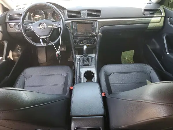 1VWGT7A39HC049292 2017 VOLKSWAGEN PASSAT - Image 8