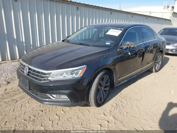 1VWGT7A39HC050040 2017 VOLKSWAGEN PASSAT - Image 2