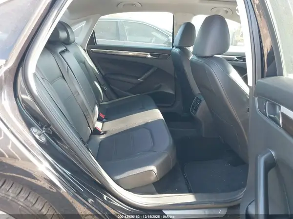 1VWGT7A39HC050040 2017 VOLKSWAGEN PASSAT - Image 8