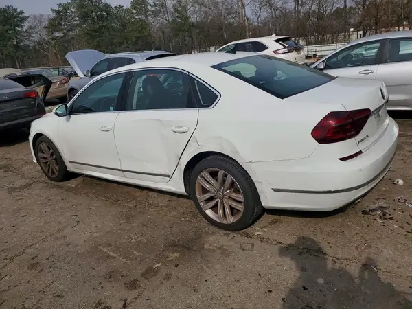 1VWGT7A39HC050717 2017 VOLKSWAGEN PASSAT - Image 2