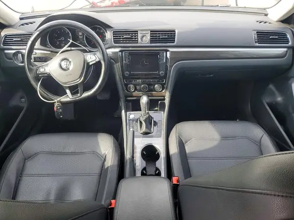 1VWGT7A39HC050717 2017 VOLKSWAGEN PASSAT - Image 8