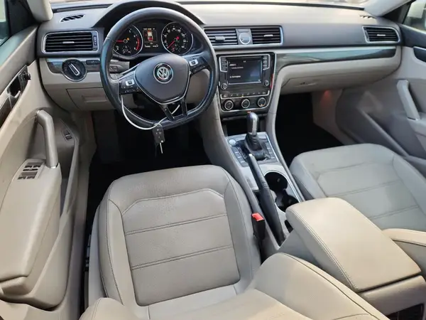 1VWGT7A39HC059837 2017 VOLKSWAGEN PASSAT - Image 8