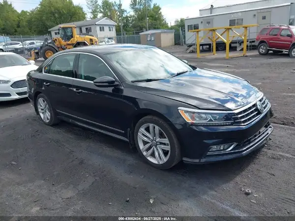 1VWGT7A39HC059952 2017 VOLKSWAGEN PASSAT - Image 1