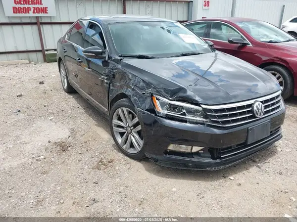1VWGT7A39HC062768 2017 VOLKSWAGEN PASSAT - Image 1
