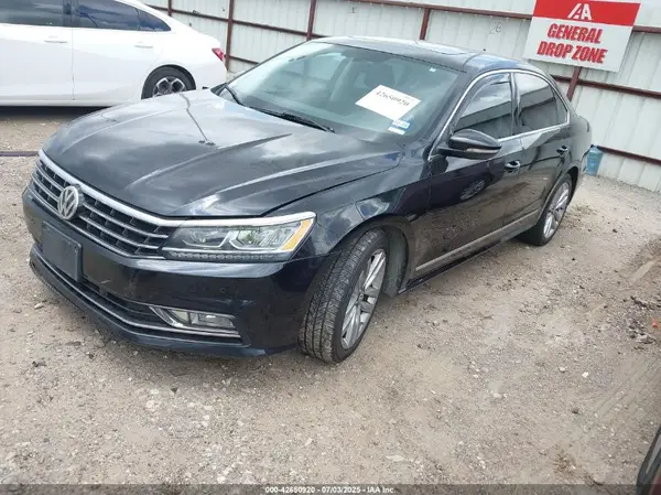 1VWGT7A39HC062768 2017 VOLKSWAGEN PASSAT - Image 2