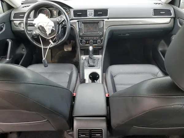 1VWGT7A39HC068800 2017 VOLKSWAGEN PASSAT - Image 8