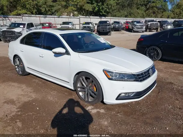 1VWGT7A39HC071826 2017 VOLKSWAGEN PASSAT - Image 1