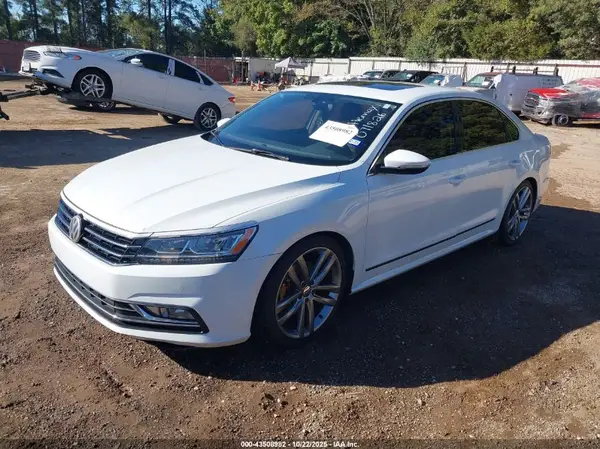 1VWGT7A39HC071826 2017 VOLKSWAGEN PASSAT - Image 2